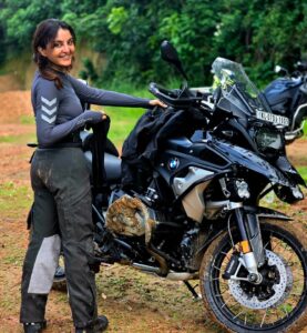 manju5613502684965298101 1 manju5613502684965298101