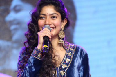 'മലയാളികൾക്ക് നൃത്തം ഇഷ്ടപ്പെട്ടു, അതെന്റെ ഭാഗ്യം'; പ്രേക്ഷകരെക്കുറിച്ച് വാചാലയായി സായി പല്ലവി! 3 ‘മലയാളികൾക്ക് നൃത്തം ഇഷ്ടപ്പെട്ടു, അതെന്റെ ഭാഗ്യം’; പ്രേക്ഷകരെക്കുറിച്ച് വാചാലയായി സായി പല്ലവി!